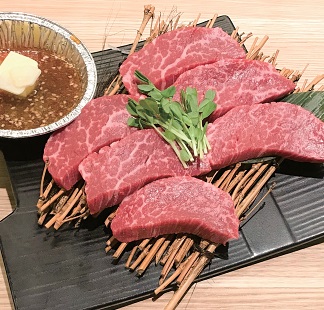 脂身の少ない上品な味わいのヒレ($35)