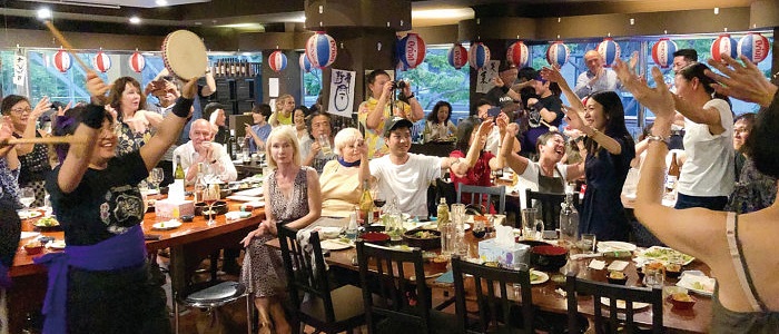 豪州かりゆし会・エイサー隊と共に盛り上がった皆さん