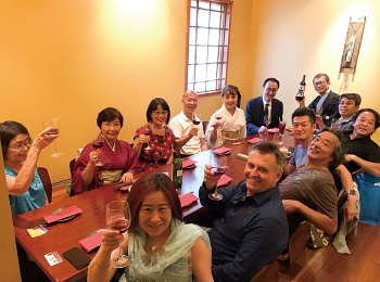 三枝亭二郎師匠と竹若敬三・在シドニー日本国総領事、シドニーやまなし県人会の皆さん