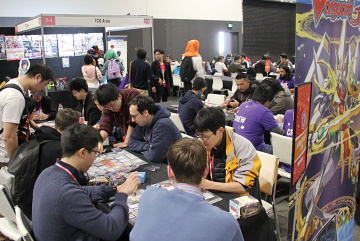 カード・ゲームの遊び方を学び、対戦を行うブース