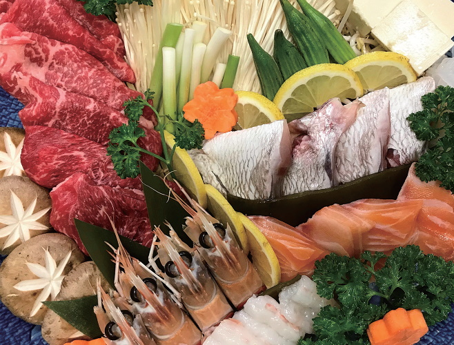 豆乳または昆布だし(1人前$28.80)、自家製スパイシー・ペースト、前菜3点と刺し身の盛合せコースも好評