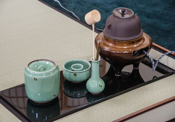 本格的な茶道具を使った茶席を経験できる