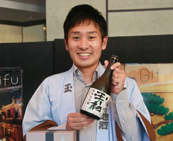 フランスで行われた日本酒の品評会で2019プラチナ賞を受賞した玉柏を生産する蔵元「山田商店」の山田一光専務(日本酒試飲イベント、11日)