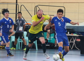 知的障害者フットサル日本代表は、オーストラリアに初勝利、大会初勝利を上げた(Photo: Taka Uematsu)