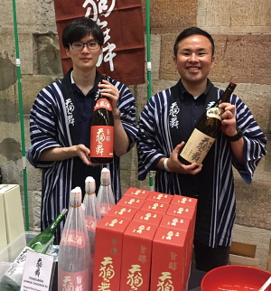 (左から)車多慶一郎さんと小川博久さん