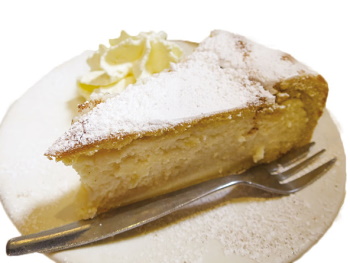 「パスティッチェリア・パパ」(Map ②)の看板商品「リコッタ・チーズケーキ」