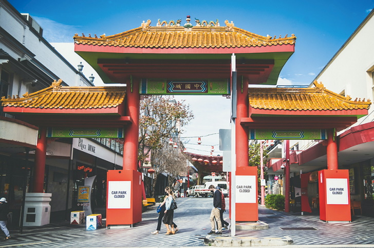 有名なチャイナ・タウンの1つ。中華門をくぐると、主にアジアを中心とした多国籍飲食店が軒を連ねる