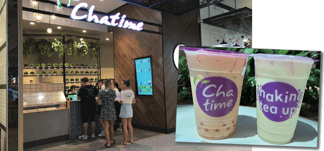左:パシフィック・フェアには2店舗ある 右:好きなトッピングを70セントで追加可能