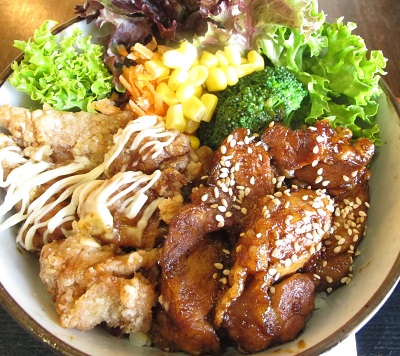 味もボリュームも大満足の「ハーフ・アンド・ハーフ」($13.8)