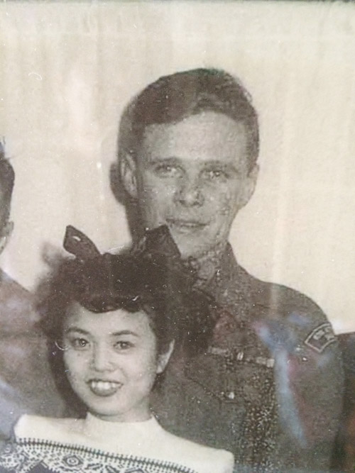 広島へ進駐していた豪軍時代のウィリアム・ブレア氏と照子氏