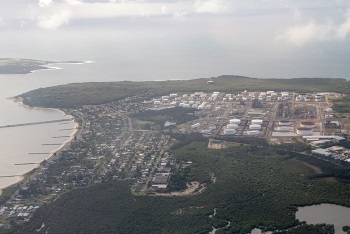 2014年に操業を停止したシドニー南部カーネル精油所。現在は海外から輸入した石油製品の供給基地として操業している