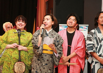 シドニー側のコーディネートを全て担当したホー紅美子さん。最後のあいさつでは涙ぐむ場面も