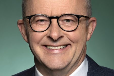 Anthony_Albanese_Official_Portrait_(3x4_cropped)