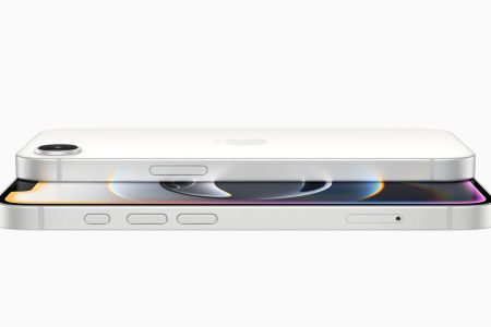 Apple-iPhone-16e-2-up-GEO-250219