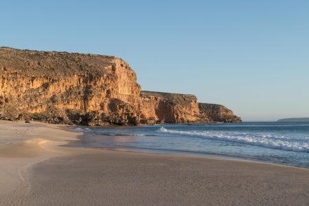 Ethel Beach, Dhilba Guuranda–Innes NP